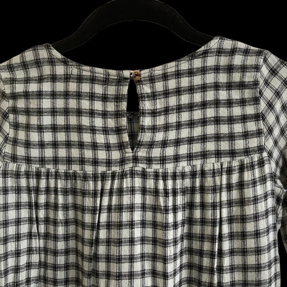 COPPER KEY, NWOT, GIRLS, SMOCKED, LONG SLEEVE DRESS. GREEN & BLACK CHECK.SIZE M. - Picture 4 of 5